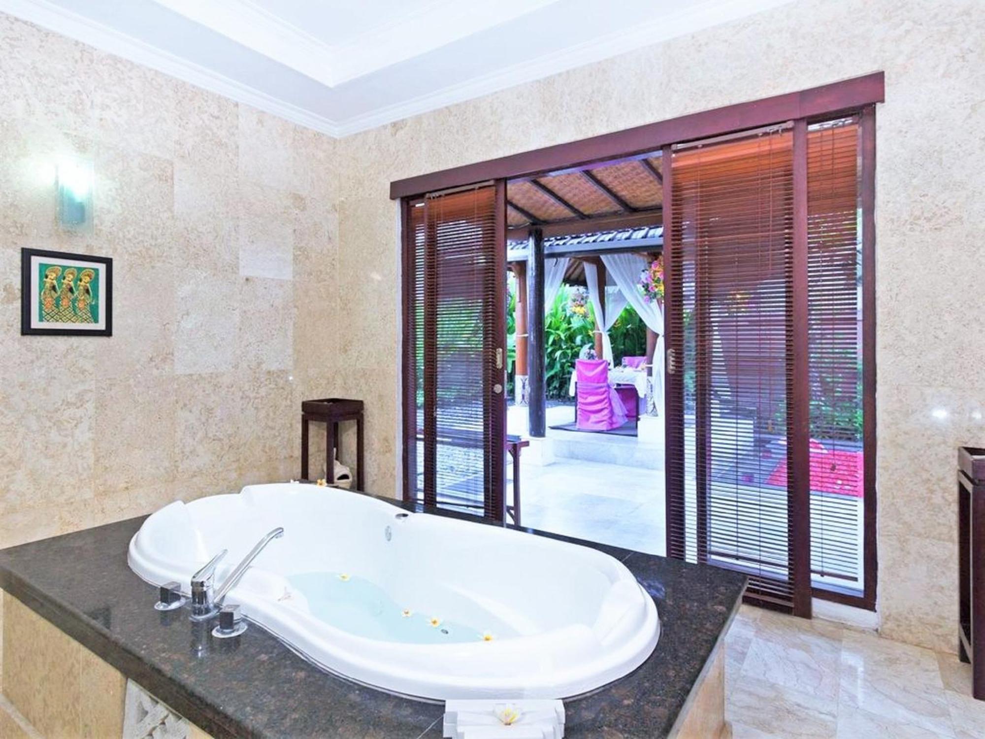 One Bedroom Private Villa Kuta Seminyak Esterno foto